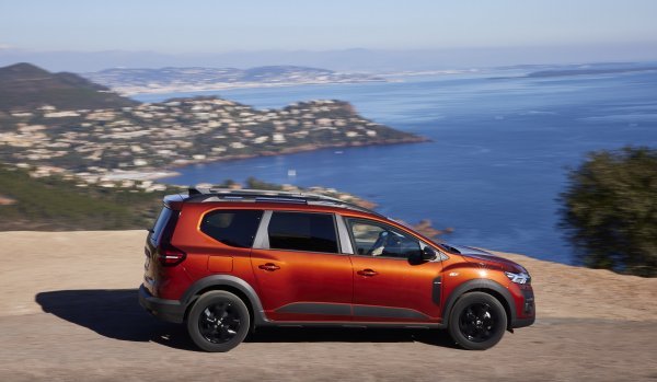 Dacia Jogger EXTREME TCe 110 7-sjedala Special Edition Terracotta Brown