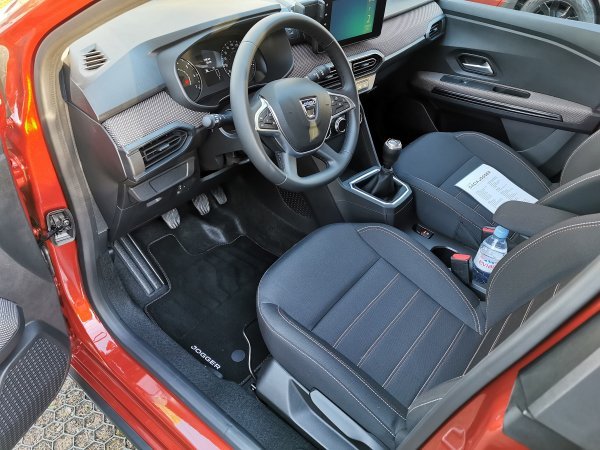 Dacia Jogger EXTREME Special Edition 1.0 TCe 110 7-sjedala: boja Terracotta smeđa