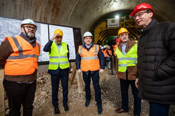Ministar Oleg Butković na probijanju tunela Podmurvice