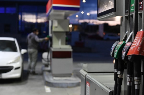 Vlada zamrznula cijene goriva na 30 dana