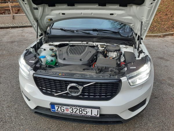 Volvo XC40 T5 Recharge 262KS R-Design AT7