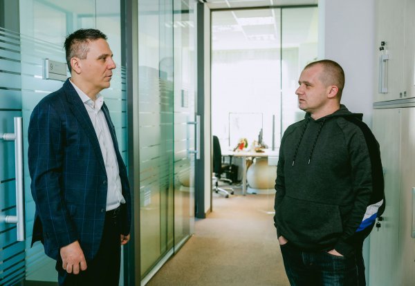 Hrvoje Stojić u razgovoru s novinarom tportala Nikolom Sučecom