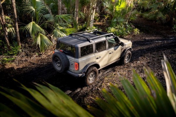 Ford Bronco Everglades (Desert Sand boja pijeska)