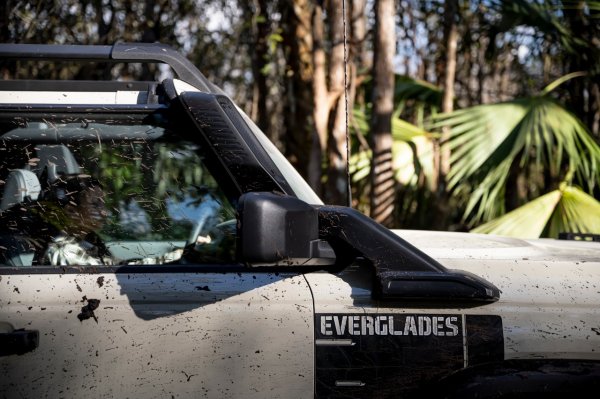 Ford Bronco Everglades (Desert Sand boja pijeska)