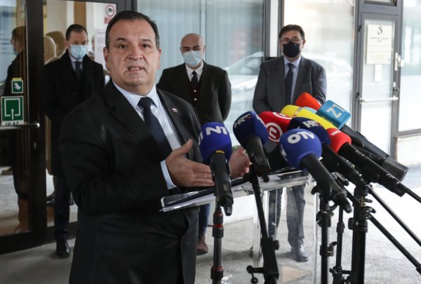 Ministar Vili Beroš nakon sastanka s ravnateljima bolnica i bolničkih ustanova