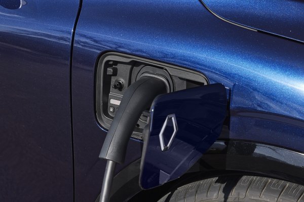 Renault Mégane E-TECH Electric - Iconic verzija (boja Midnight Blue plava)