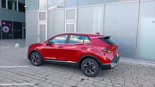 Kia Sportage 1.6 T-GDi 150 KS sa 6-brzinskim ručnim mjenjačem razine opreme Fresh i pogonom na prednja dva kotača