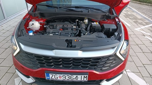 Kia Sportage 1.6 T-GDi 150 KS sa 6-brzinskim ručnim mjenjačem razine opreme Fresh i pogonom na prednja dva kotača