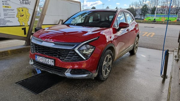 Kia Sportage 1.6 T-GDi 150 KS sa 6-brzinskim ručnim mjenjačem razine opreme Fresh i pogonom na prednja dva kotača