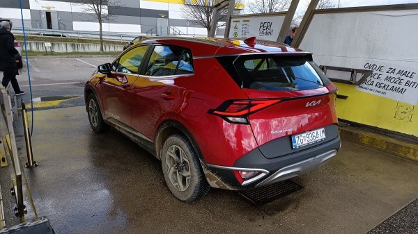 Kia Sportage 1.6 T-GDi 150 KS sa 6-brzinskim ručnim mjenjačem razine opreme Fresh i pogonom na prednja dva kotača