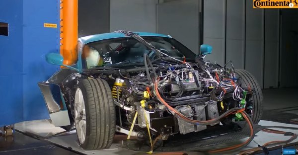 Rimac Nevera prošla konačni crash test: zahtjevan test bočnog stupa, proveden pri 32 km/h koji je simulirao bočni udar sa stupom ulične lampe