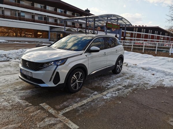 Peugeot 3008 Hybrid 225 e-EAT8 Road Trip