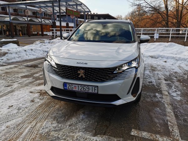 Peugeot 3008 Hybrid 225 e-EAT8 Road Trip