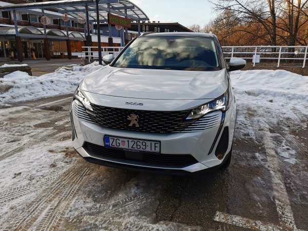 Peugeot 3008 Hybrid 225 e-EAT8 Road Trip