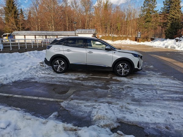 Peugeot 3008 Hybrid 225 e-EAT8 Road Trip