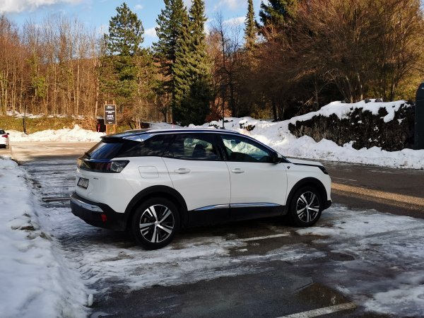 Peugeot 3008 Hybrid 225 e-EAT8 Road Trip