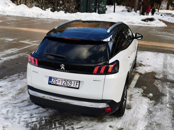 Peugeot 3008 Hybrid 225 e-EAT8 Road Trip