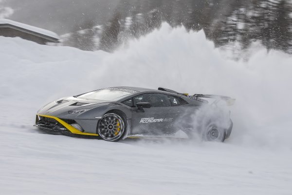 Lamborghini Huracán STO