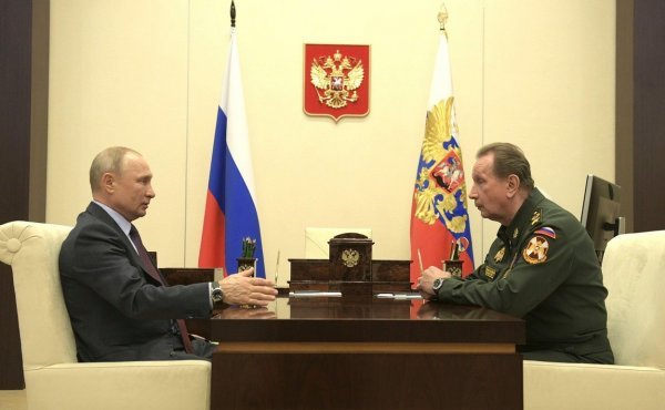 Vladimir Putin i Viktor Zolotov (zapovjednik Rosgvardije)