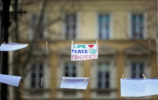 Zagrepčani na Zrinjevcu  izrazili svoju podršku i solidarnost s Ukrajinom i Ukrajincima