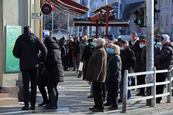 Redovi ispred Sberbanke