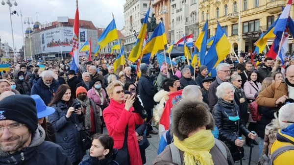Skup u znak podrške Ukrajine na Trgu bana Jelačića