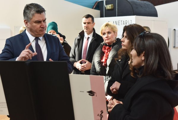 Zagreb: Predsjednik Milanović obišao izložbu "Žene i tehnika" povodom Međunarodnog dana žena