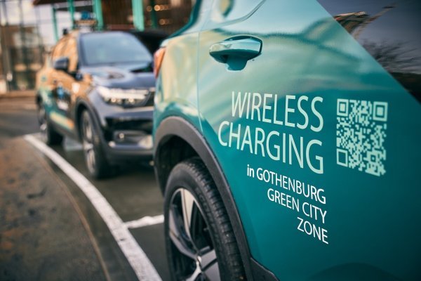 Potpuno električni Volvo XC40 Recharge će biti vozilo koje će se bežično puniti