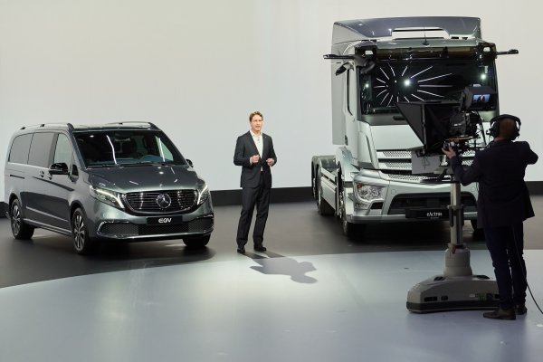 Dana 1. veljače 2022. prethodni Daimler AG preimenovan je u Mercedes-Benz Group AG, a Daimler Mobility AG postao je Mercedes-Benz Mobility AG