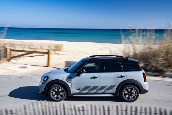 MINI Cooper S Countryman ALL4 Untamed Edition