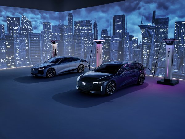 Audi A6 Avant e-tron koncept i Audi A6 e-tron koncept (lijevo)