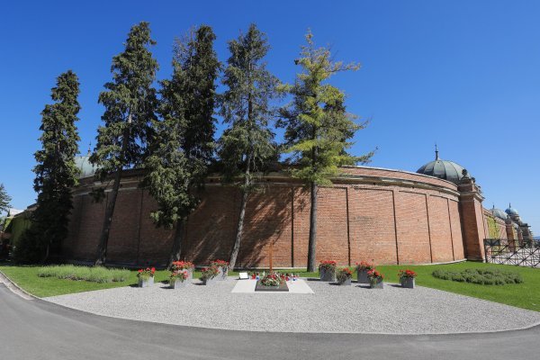 Grob Milana Bandića