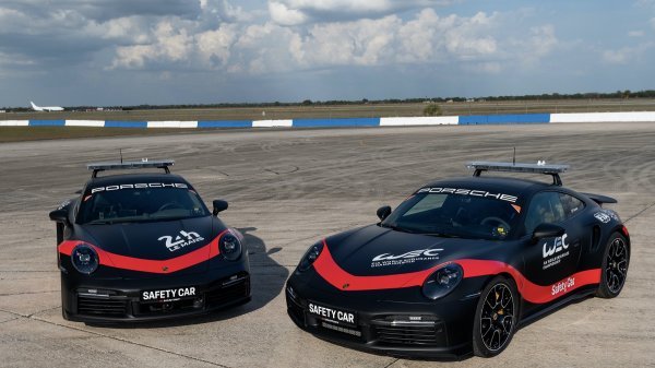 Porsche 911 Turbo S kao FIA WEC Safety Car vozila