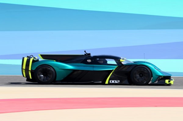 Aston Martin Valkyrie AMR Pro na stazi za vrijeme vikenda Velike nagradae Gulf Air Bahreina Formule 1®