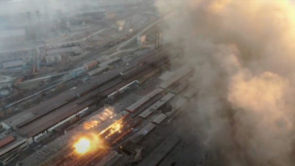 Rusko bombardiranje industrijskih postrojenja u Mariupolju