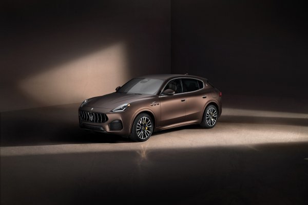 Maserati Grecale GT: Bronzo Opaco brončana boja