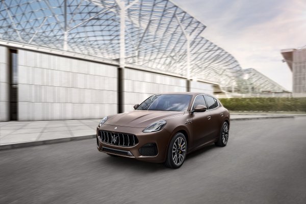 Maserati Grecale GT: Bronzo Opaco brončana boja