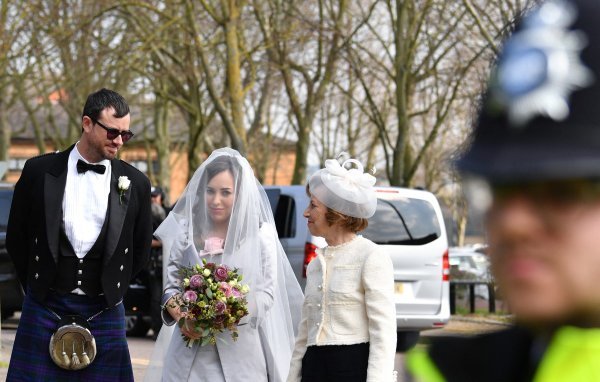 Vjenčanje Juliana Assangea i Stelle Morris