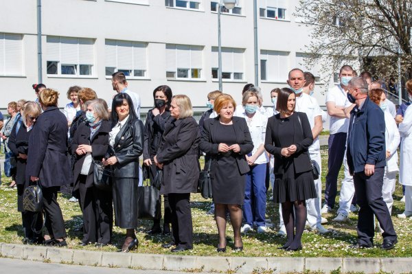 Posljednji ispraćaj dr. Vesne Bosanac iz Nacionalne memorijalne bolnice Vukovar