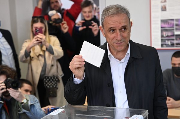 Zajednički oporbeni kandidat Zdravko Ponoš na izborima u Srbiji
