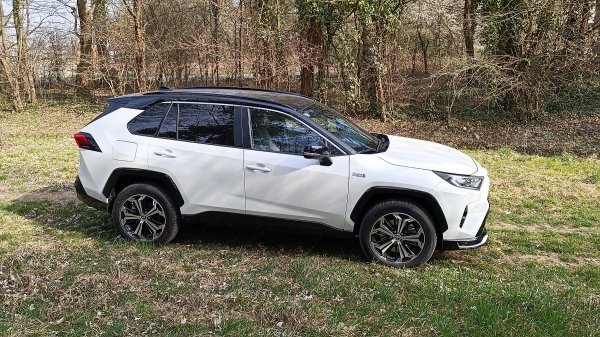 Toyota RAV4 Plug-in 2.5 HSD AWD 5 D e-CVT Style