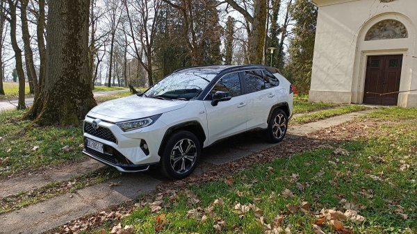 Toyota RAV4 Plug-in 2.5 HSD AWD 5 D e-CVT Style