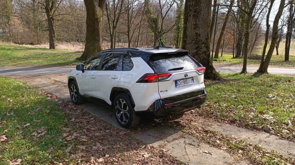 Toyota RAV4 Plug-in 2.5 HSD AWD 5 D e-CVT Style