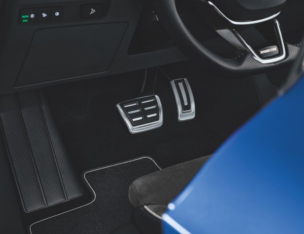 Kočenje mora biti ugodno u svim Škodinim modelima – kao što je slučaj u modelu Škoda Enyaq Sportline iV
