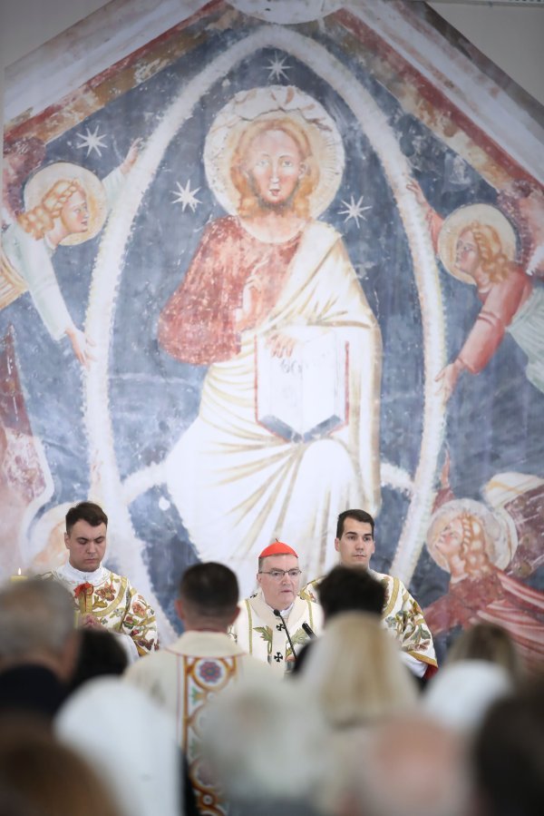 Kardinal Josip Bozanić na misnom slavlju za Uskrs