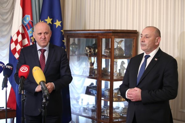 Zagreb: Branko Bačić i Tomo Medved dali su izjave nakon sastanka parlamentarne većine