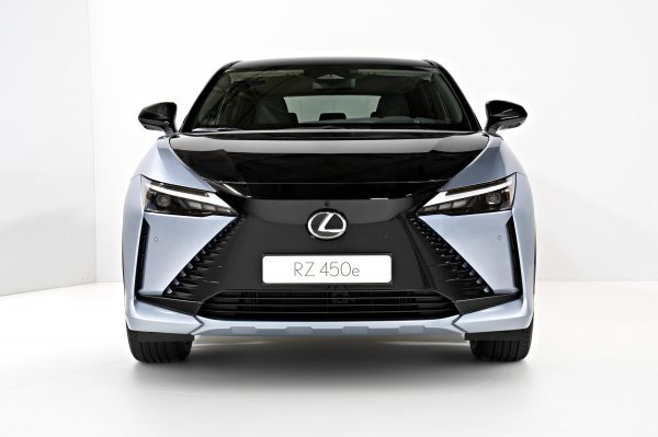 Lexus RZ 450e