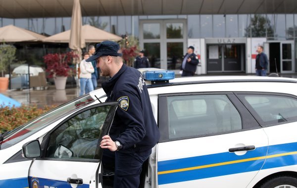 Zbog dojave o bombi evakuiran Arena centar