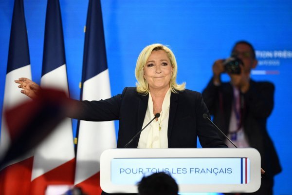 Marine Le Pen priznala poraz
