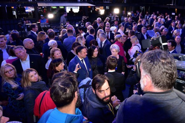 Atmosfera u stožeru pobjedničke stranke slovenskih izbora Pokret Slovenija